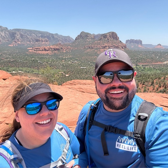 Meet your Poshers, Hannah & Jon! π¦π»βπΌπ§Ώπ«β¨ - Picture 3 of 5